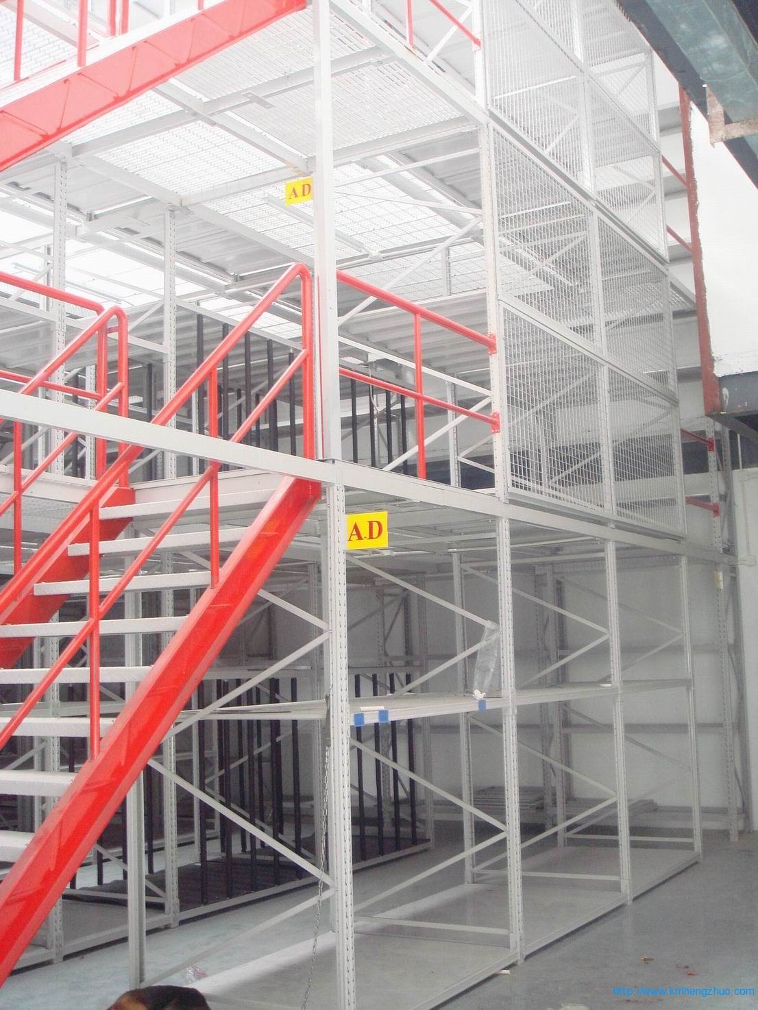 HZ-688型閣樓式貨架應(yīng)用案例