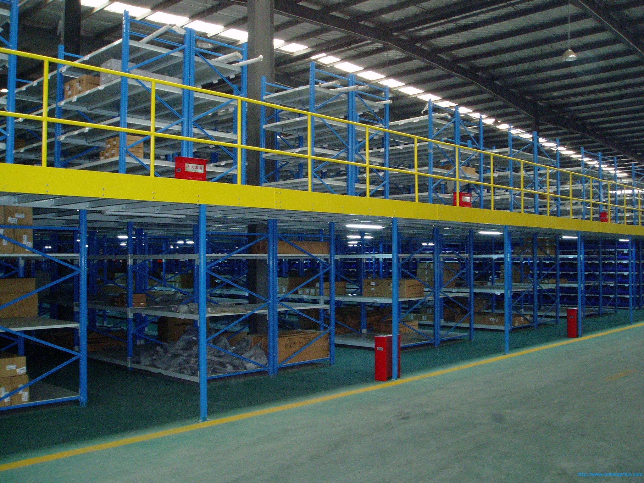 HZ-688型閣樓式貨架應(yīng)用案例