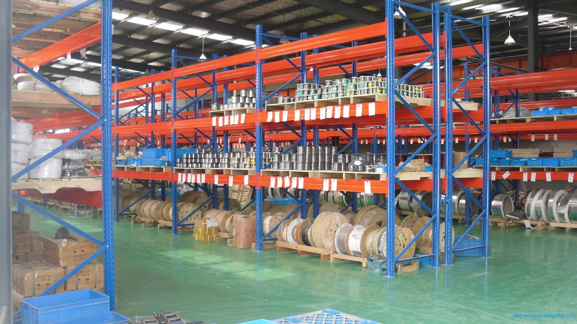 HZ-790型橫梁式貨架    重型高層倉庫貨架應用案例